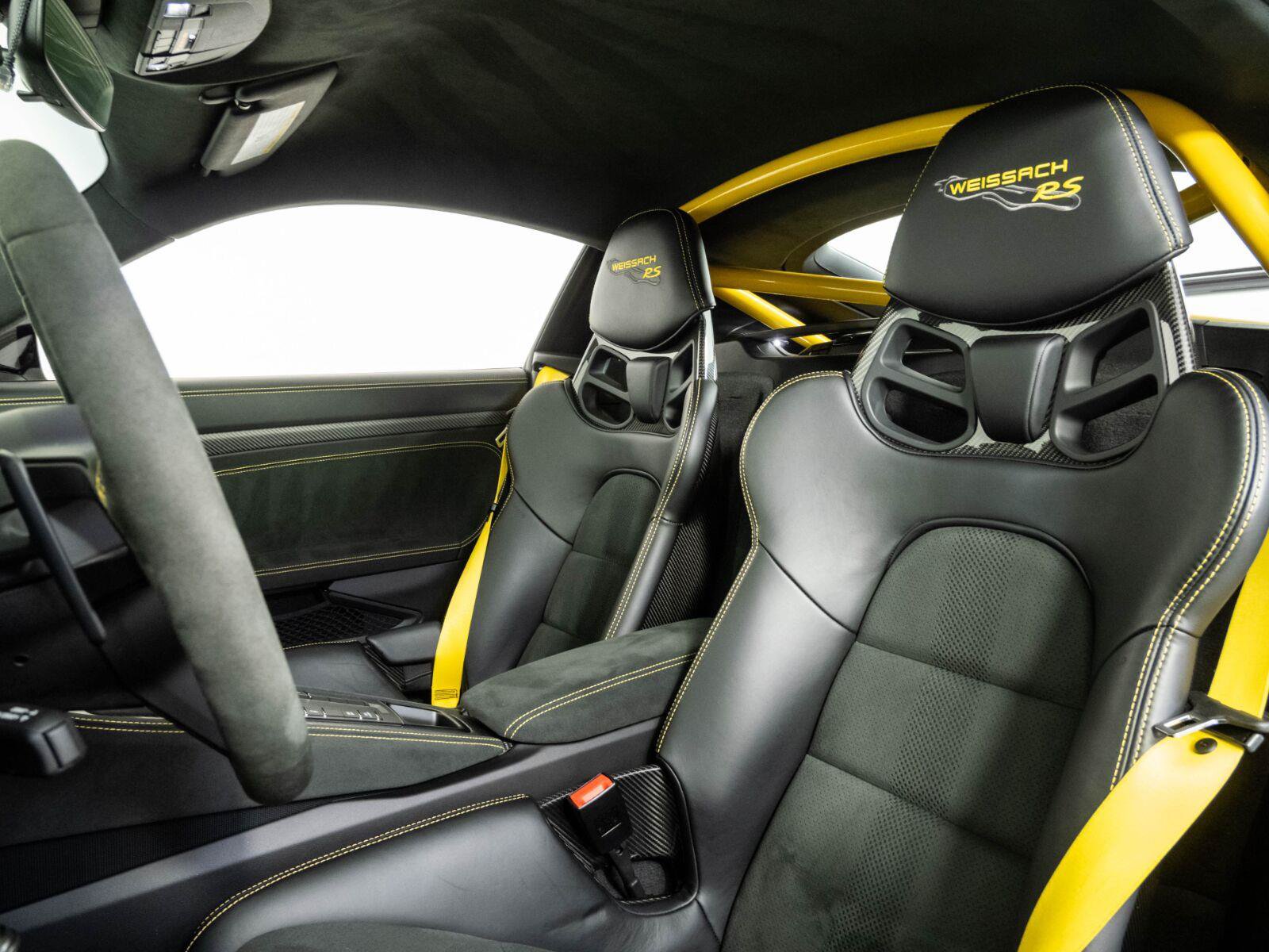 Certified 2025 Porsche 718 Cayman GT4 RS RWD image 5
