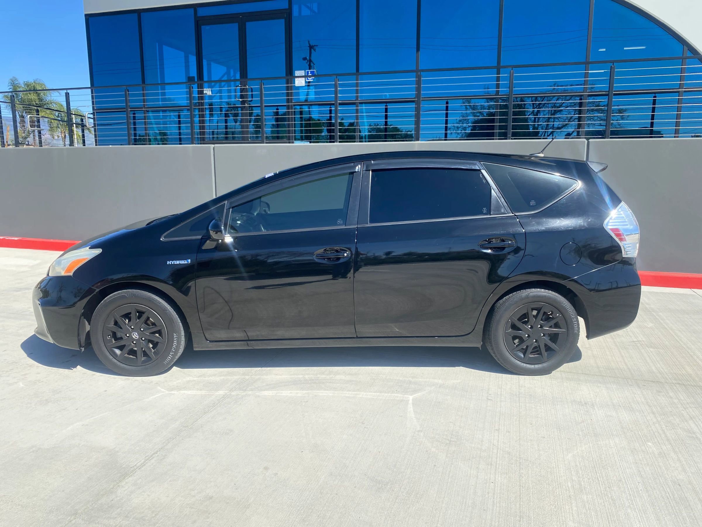 Used 2014 Toyota Prius V Three image 21