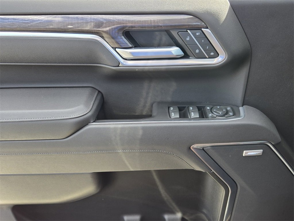 Used 2025 Chevrolet Silverado 1500 LTZ image 29