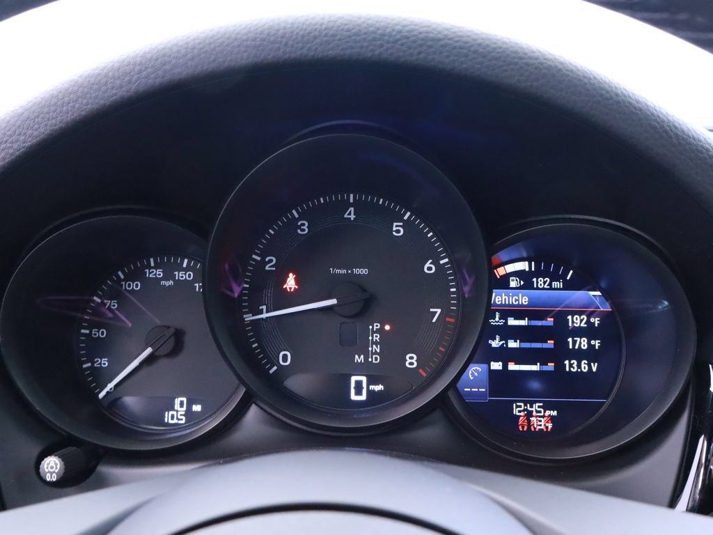 Certified 2025 Porsche Macan AWD/4WD image 18