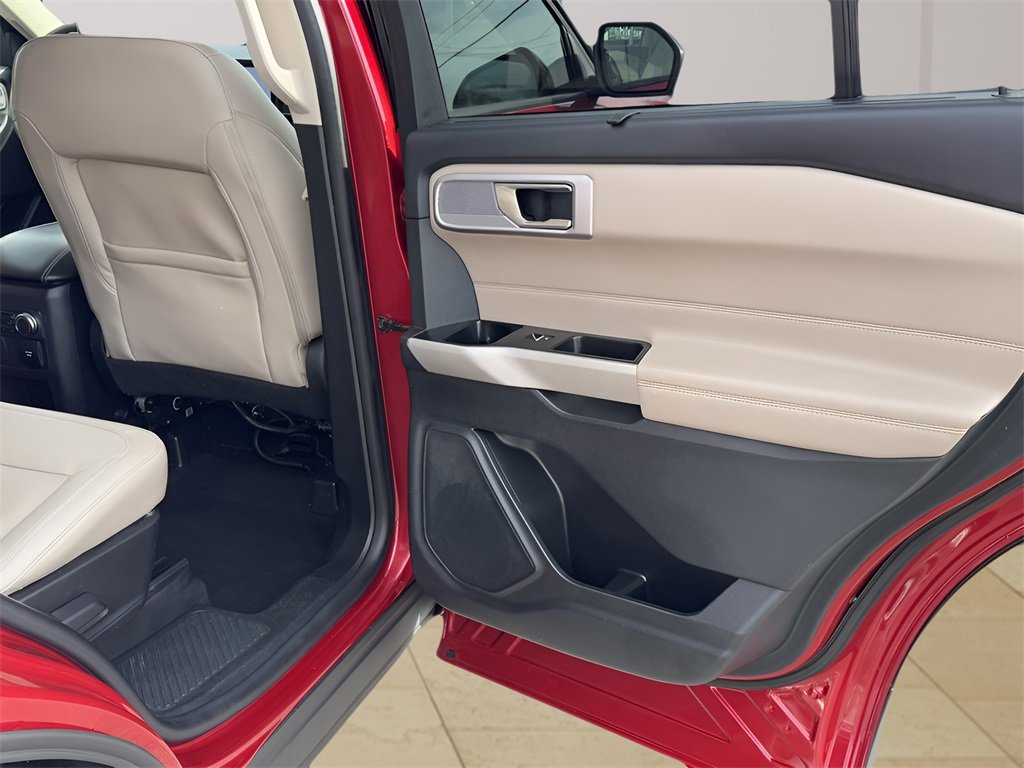 Used 2021 Ford Explorer Limited w/ Equipment Group 301A image 17