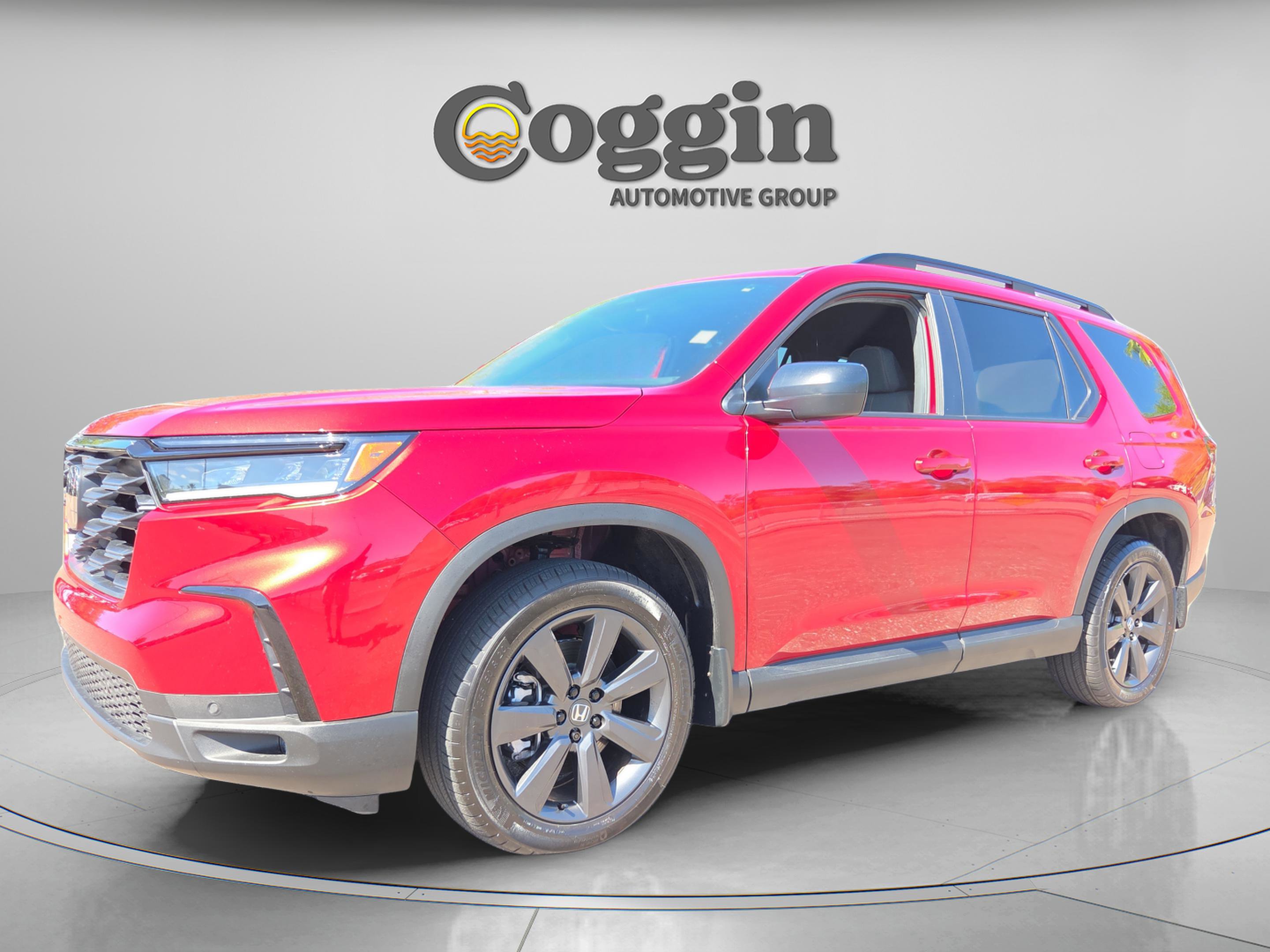 Used 2025 Honda Pilot Sport image 1
