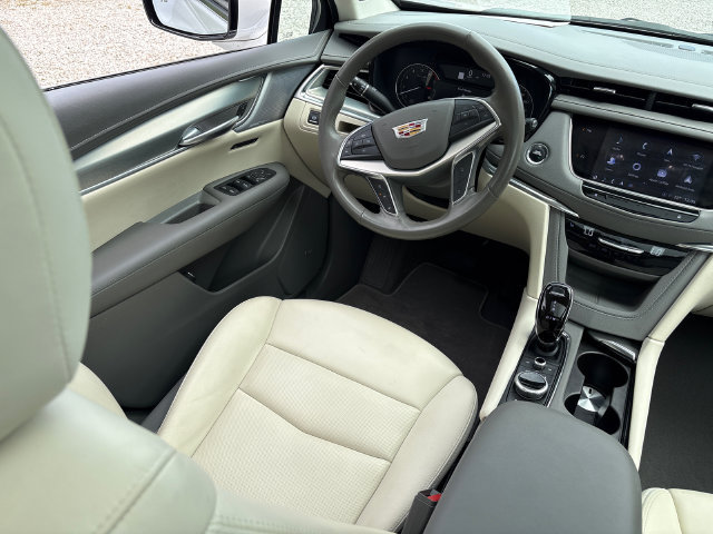 Used 2023 Cadillac XT5 Premium Luxury w/ LPO, Floor Liner Package AWD/4WD image 21