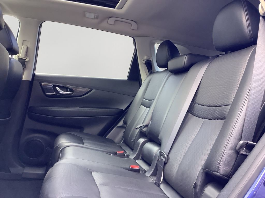 Used 2017 Nissan Rogue SL w/ SL Premium Package image 15