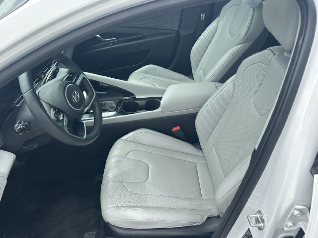 Certified 2024 Hyundai Elantra Limited FWD image 15