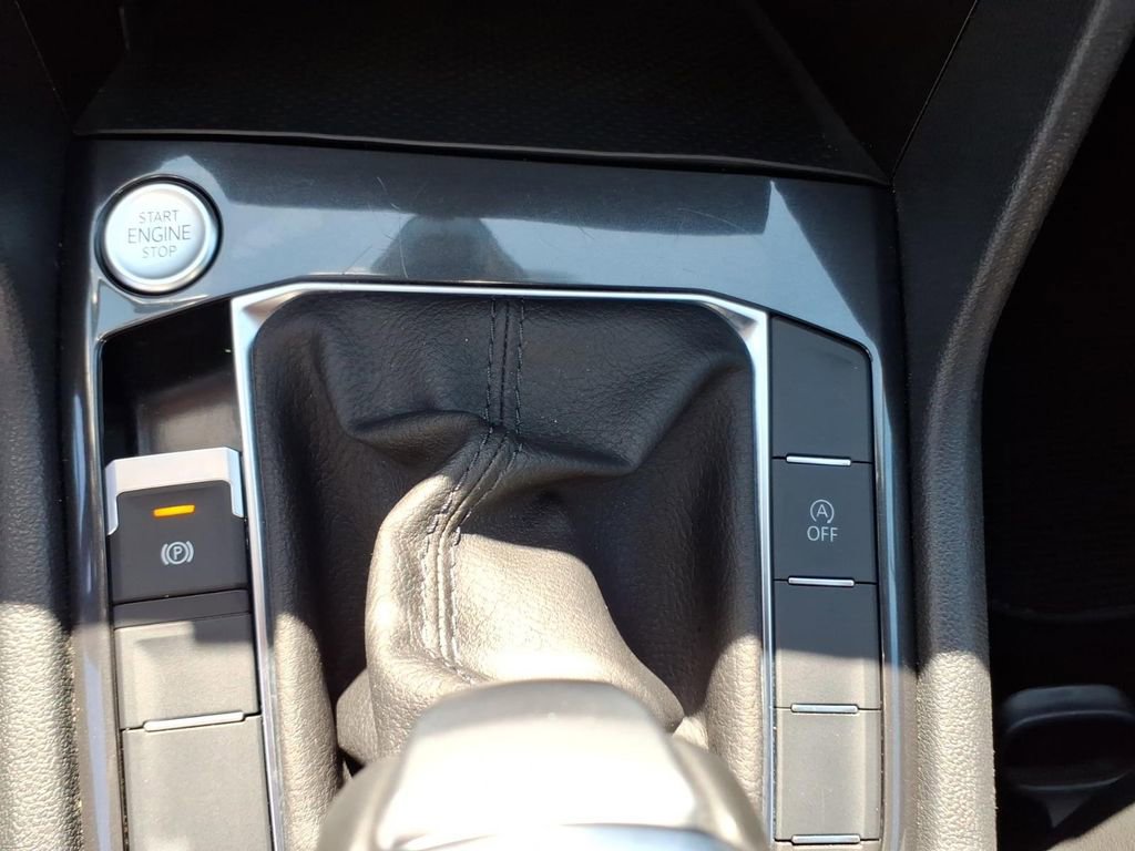 Used 2024 Volkswagen Tiguan Wolfsburg Edition image 24