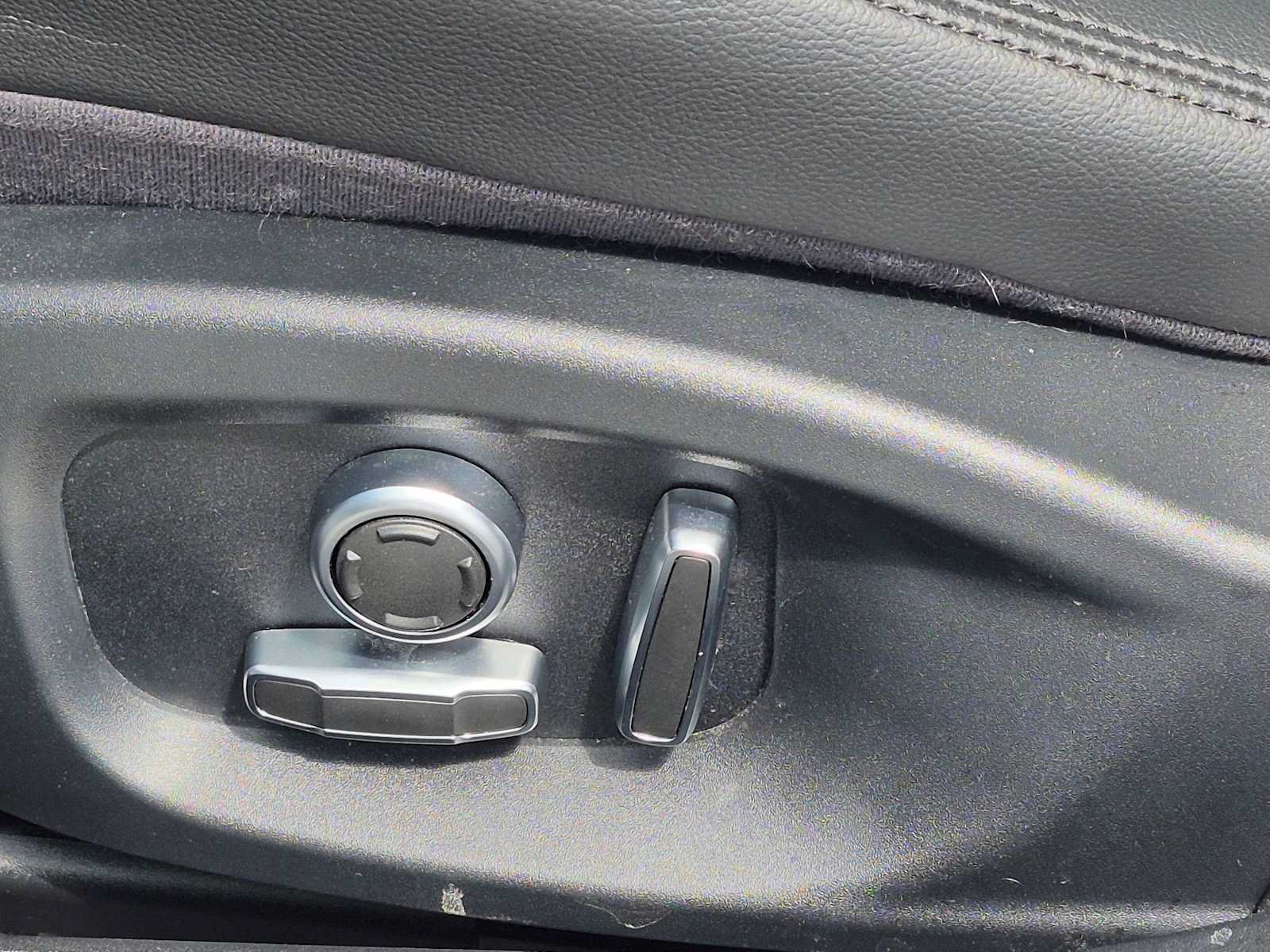 Used 2020 Jaguar XE S AWD/4WD image 15