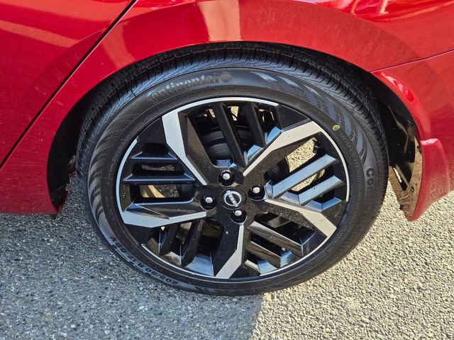 New 2025 Nissan Versa SR w/ Trunk Package image 11