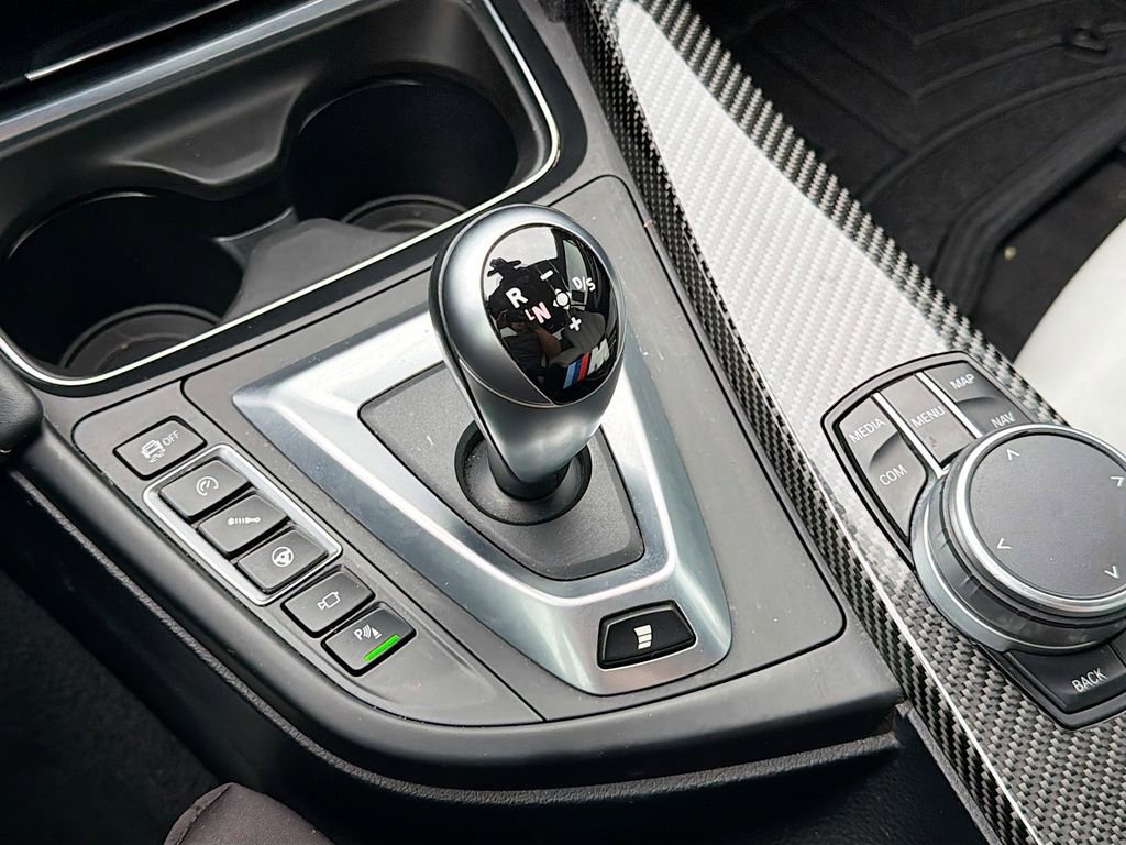 Used 2020 BMW M4 Convertible w/ Competition Package image 17