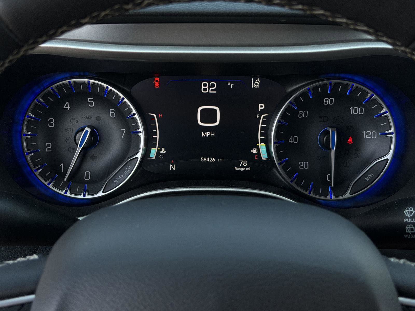 Used 2025 Chrysler Pacifica Select image 10