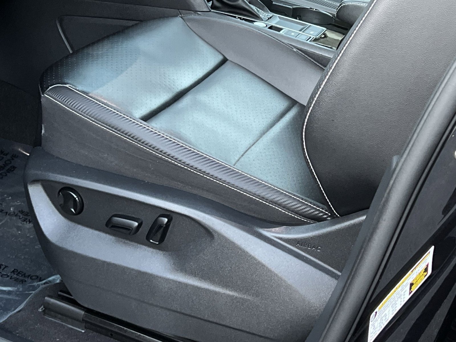 Used 2022 Volkswagen Atlas Cross Sport SE image 12