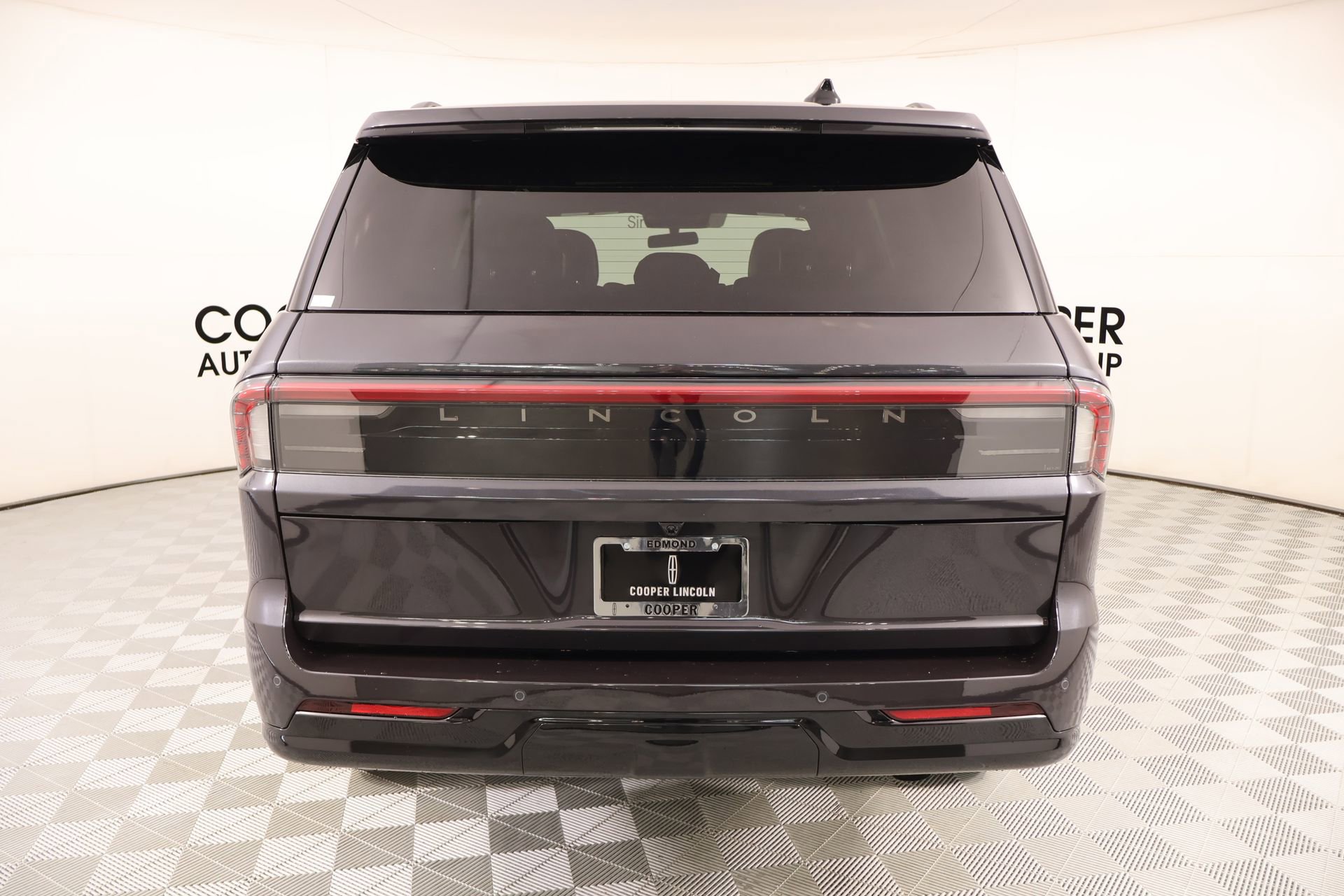 New 2026 Lincoln Navigator Reserve w/ Jet Appearance Package AWD/4WD image 23