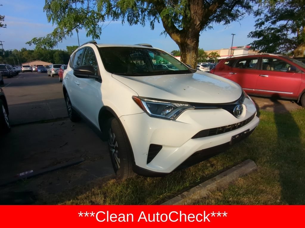 Used 2016 Toyota RAV4 LE AWD/4WD image 2