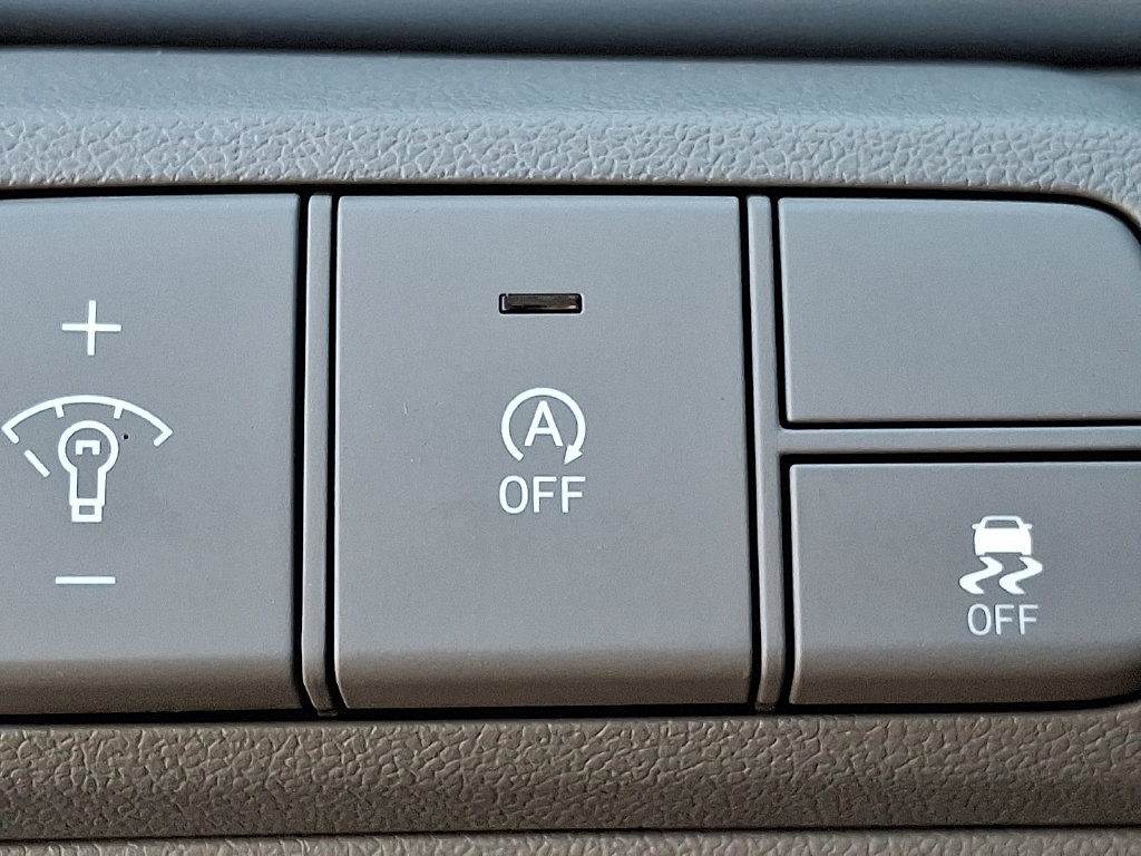 Used 2026 Hyundai Elantra SE FWD image 24