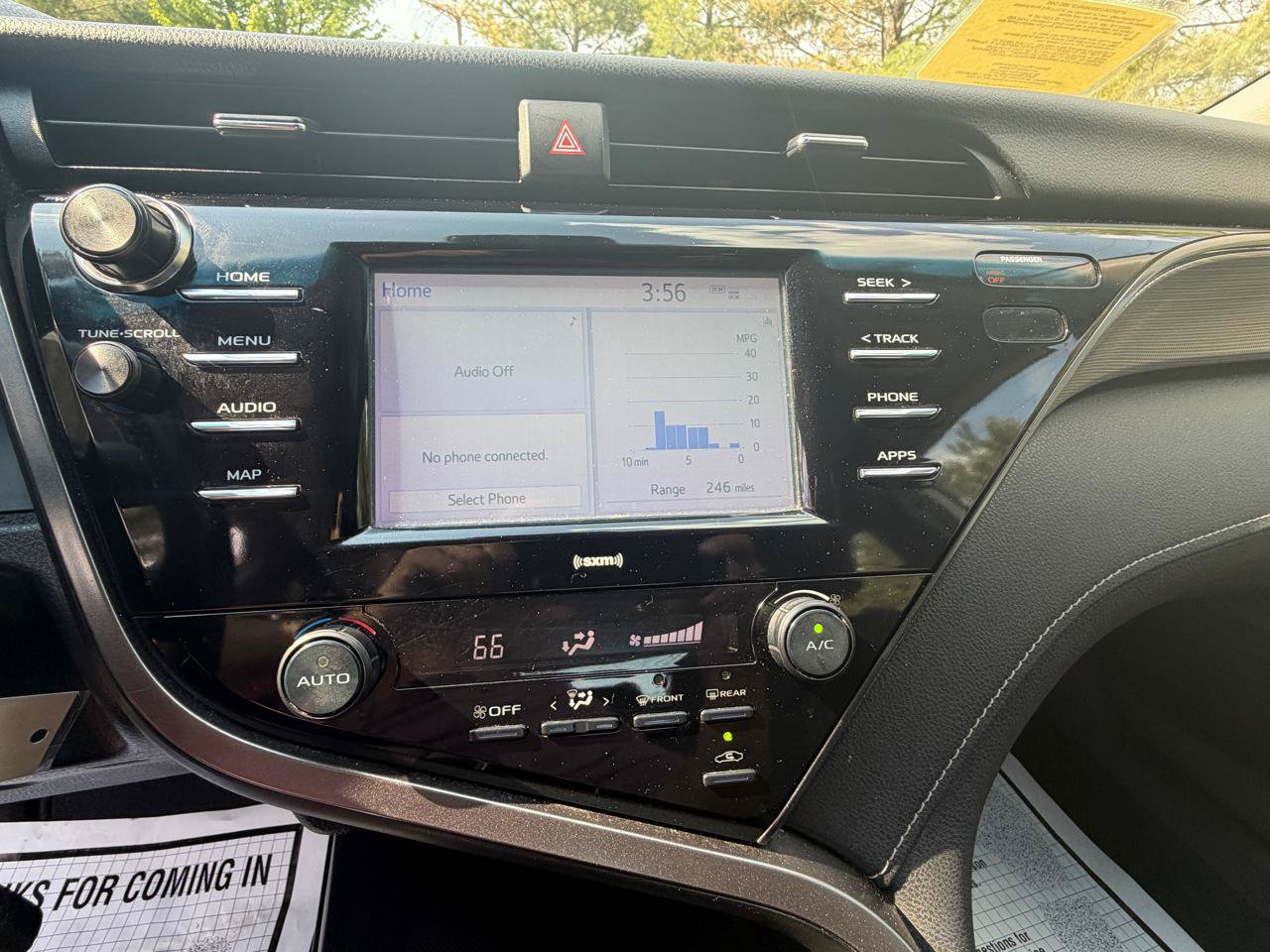 Used 2020 Toyota Camry SE FWD image 19