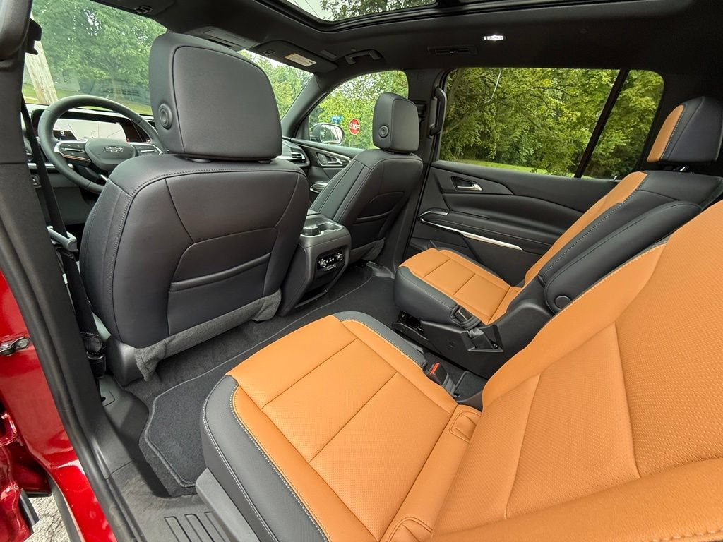 New 2027 Chevrolet Traverse Z71 w/ LPO, Floor Liner Package AWD/4WD image 24