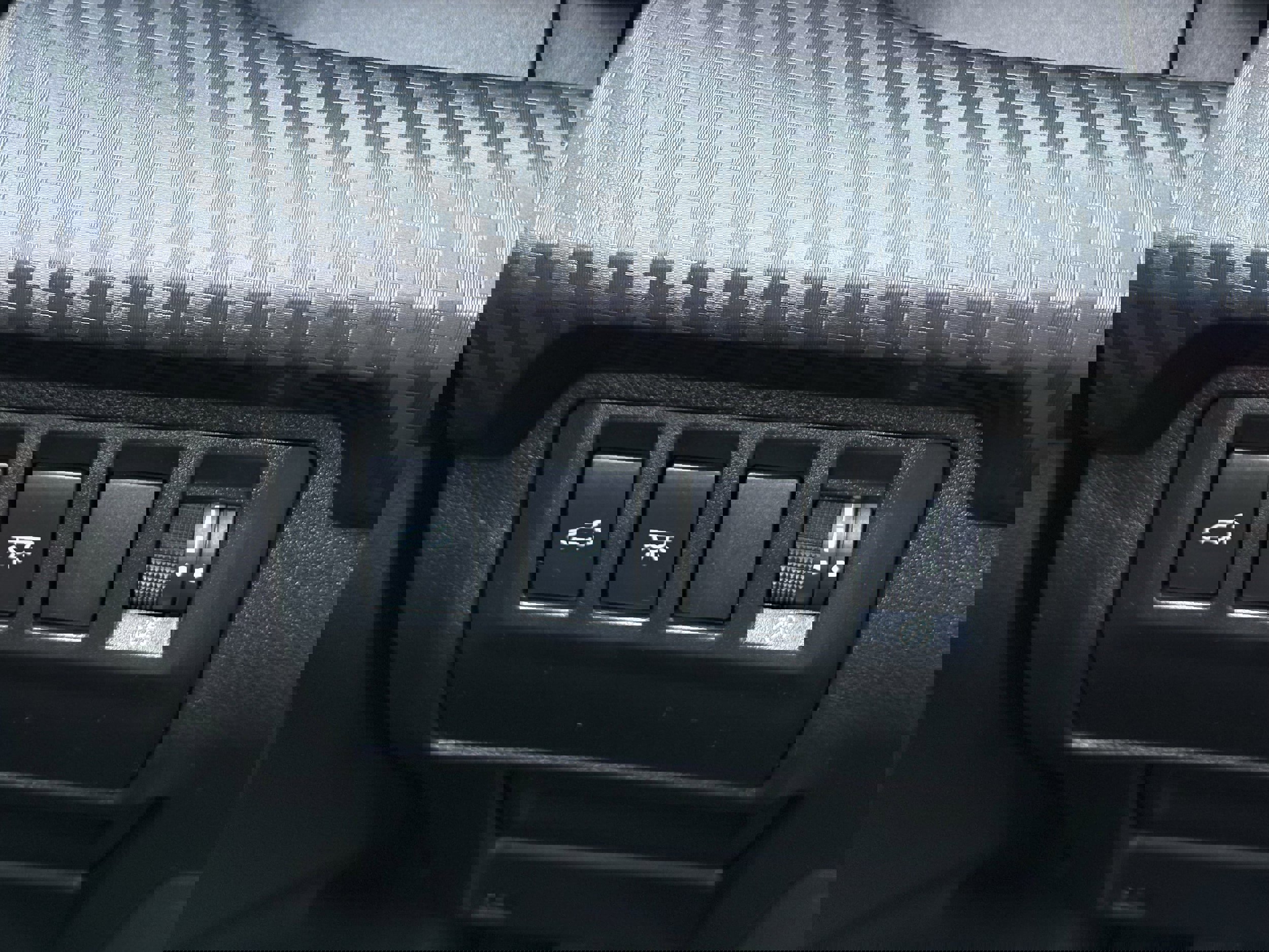 Certified 2025 Subaru Ascent Premium image 17