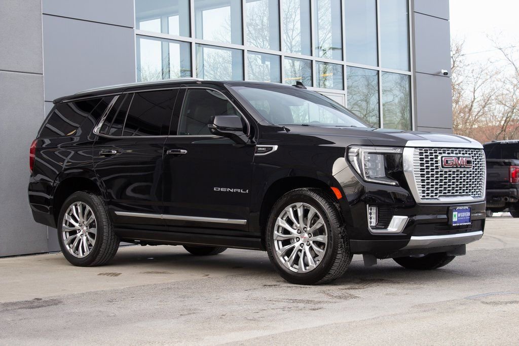 Used 2023 GMC Yukon Denali w/ LPO, Floor Liner Package image 3