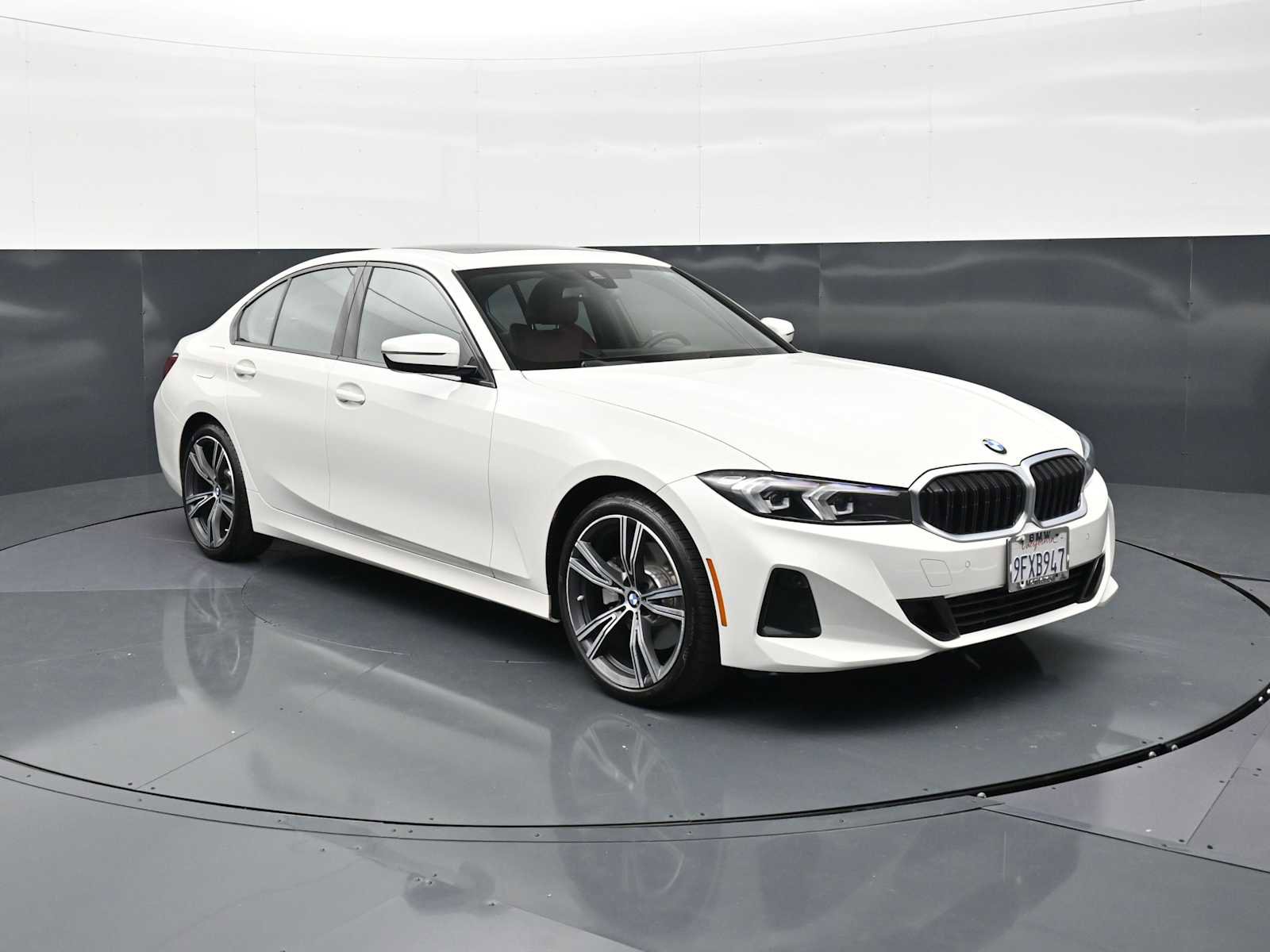 Used 2023 BMW 330i Sedan w/ Premium Package RWD image 3