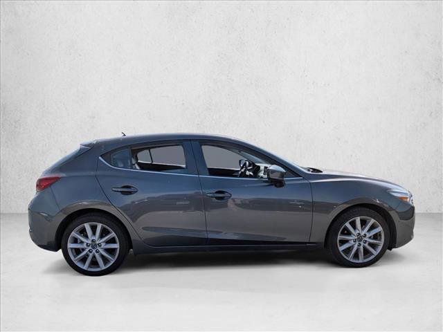 Used 2017 MAZDA MAZDA3 Touring FWD image 4