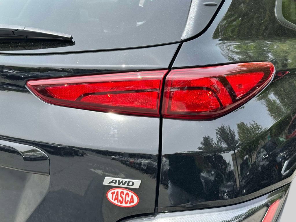 Certified 2023 Hyundai Kona SEL w/ Convenience Package AWD/4WD image 11