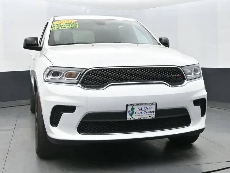 Used 2024 Dodge Durango SXT image 3