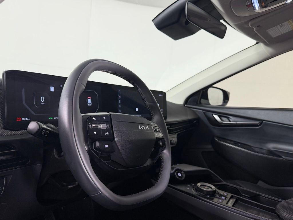 Used 2025 Kia EV6 Wind image 22