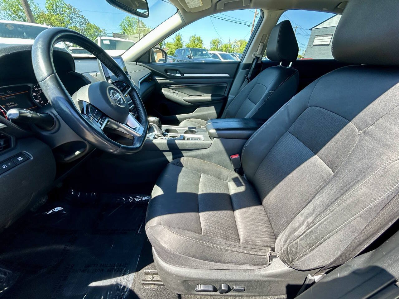 Used 2019 Nissan Altima 2.5 SV FWD image 11