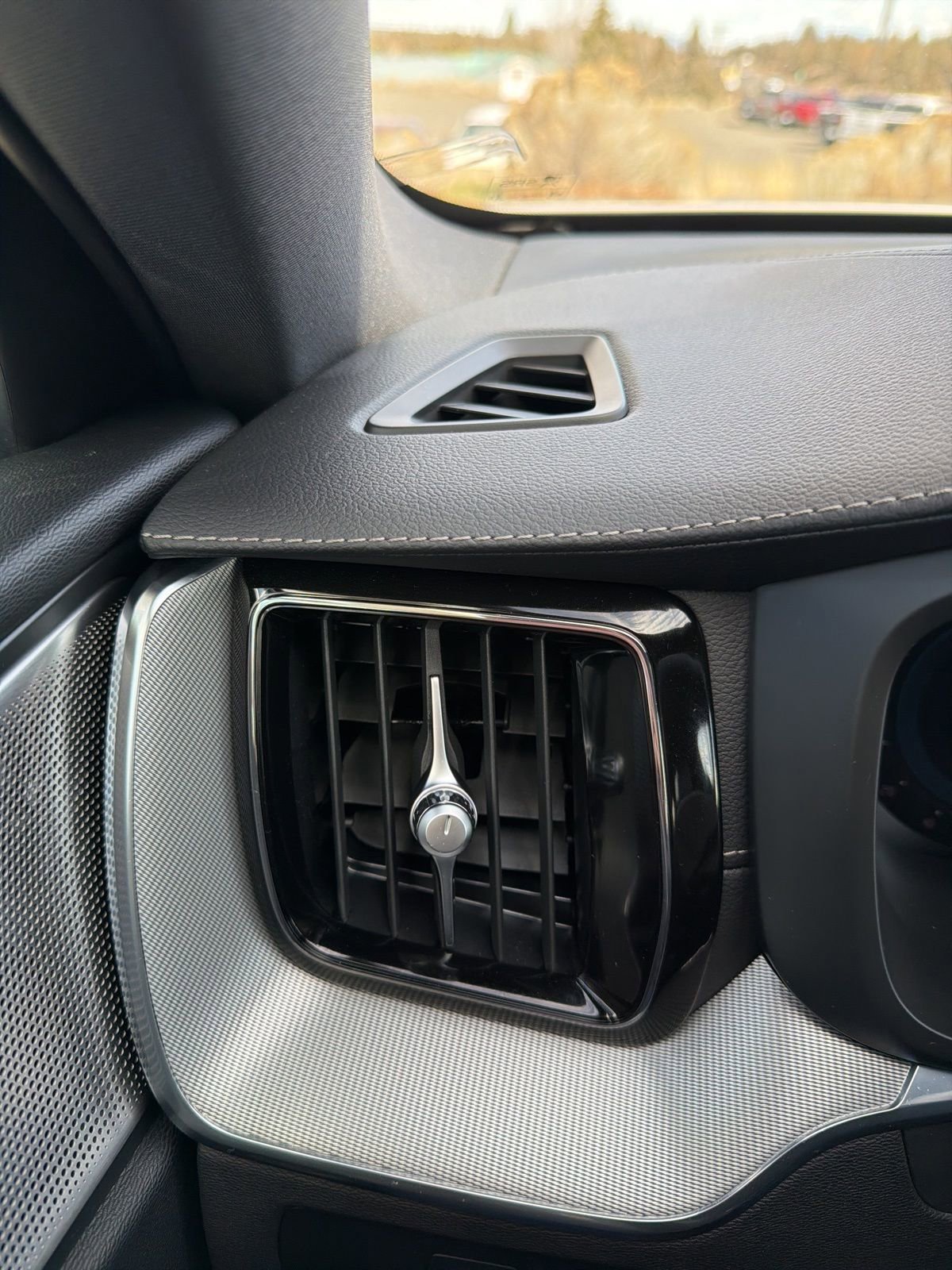 Used 2024 Volvo XC60 T8 Polestar w/ Protection Package Premier image 58