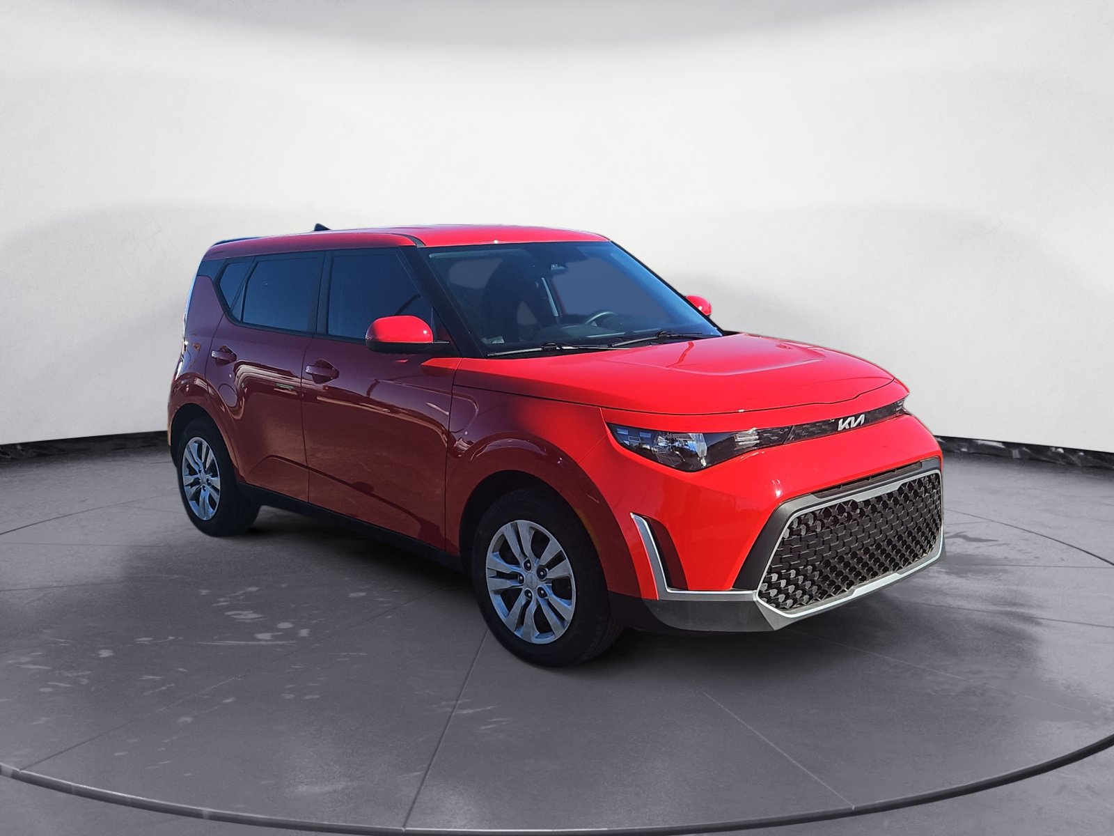 Used 2025 Kia Soul LX FWD image 7