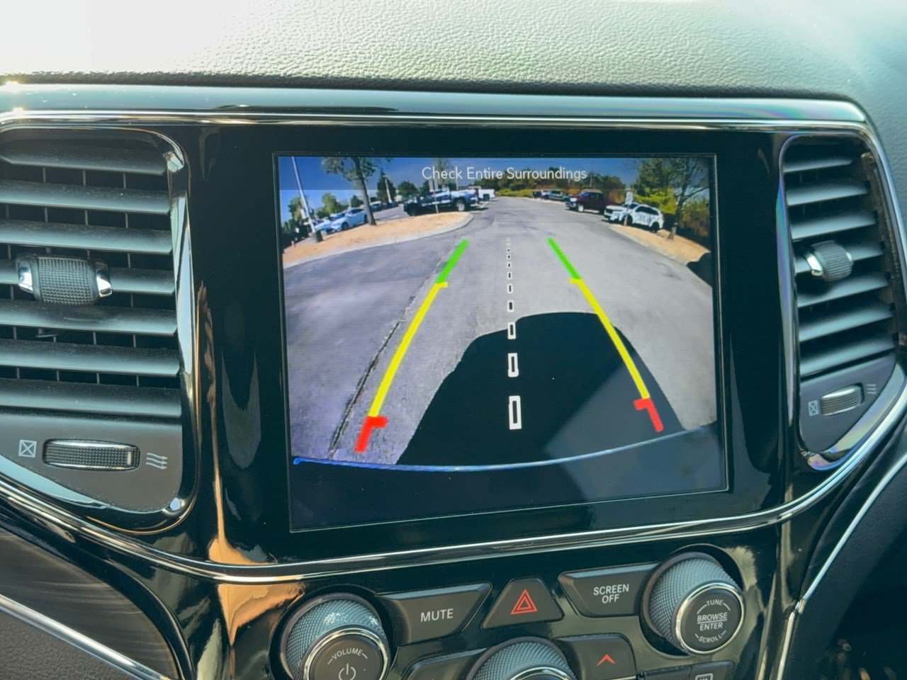 Used 2019 Jeep Grand Cherokee Limited AWD/4WD image 24