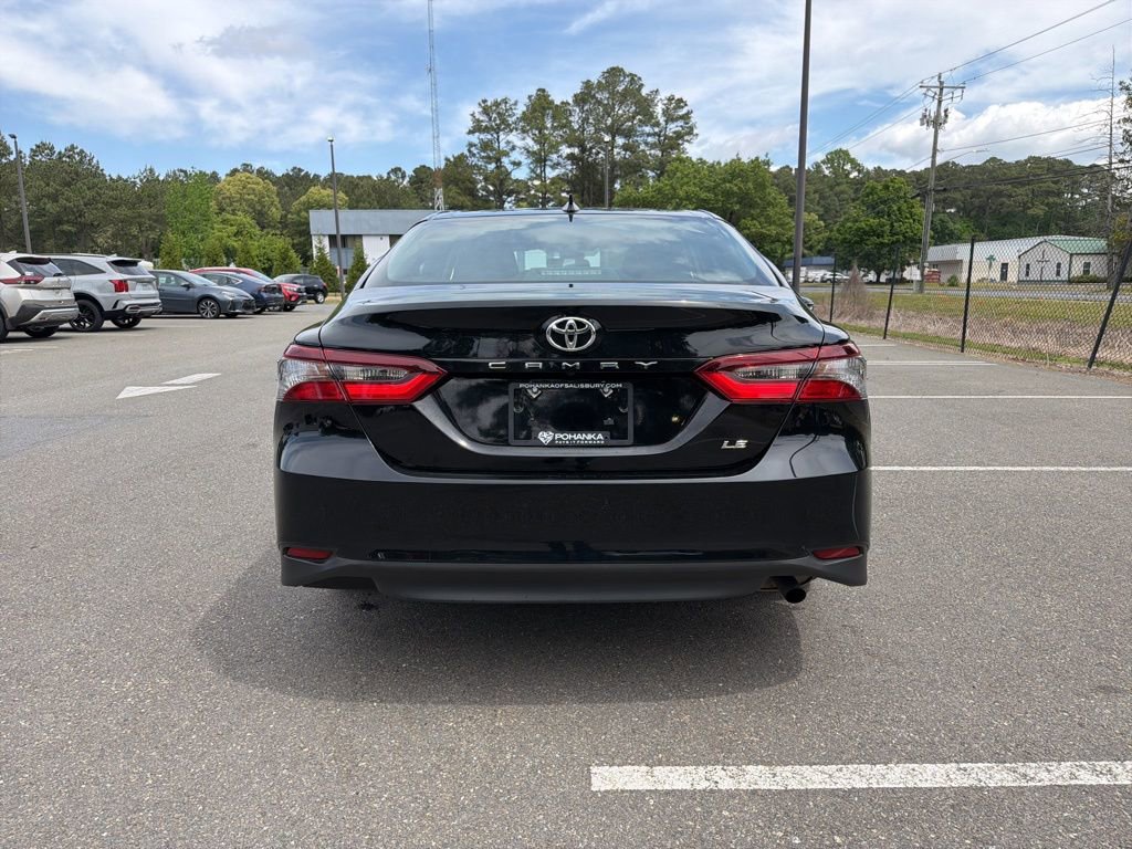 Used 2024 Toyota Camry LE FWD image 6