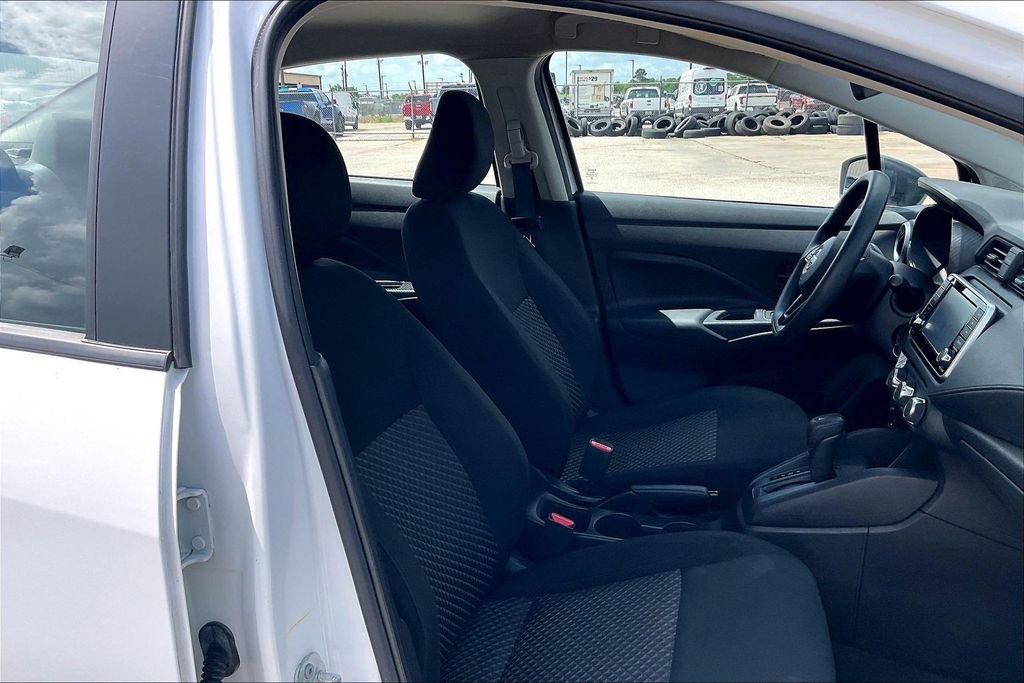 Used 2023 Nissan Versa S FWD image 30