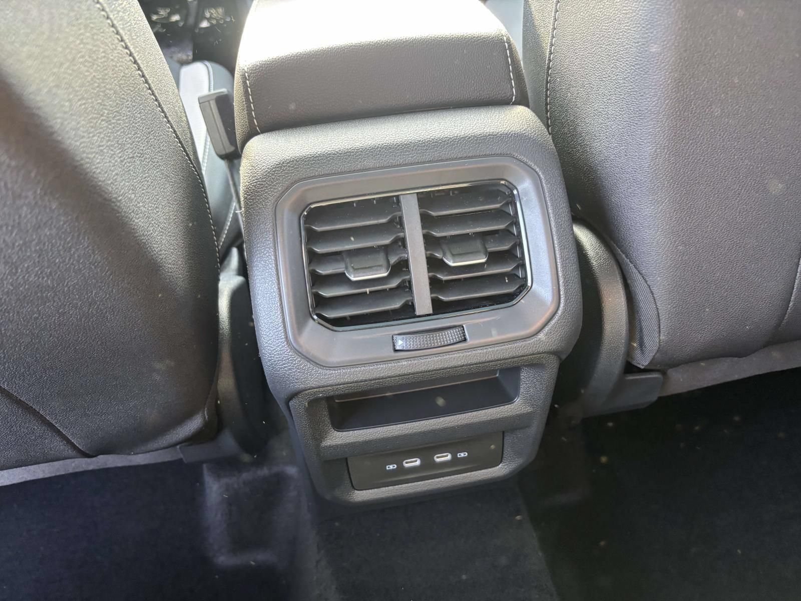 New 2026 Volkswagen Taos SEL AWD/4WD image 32