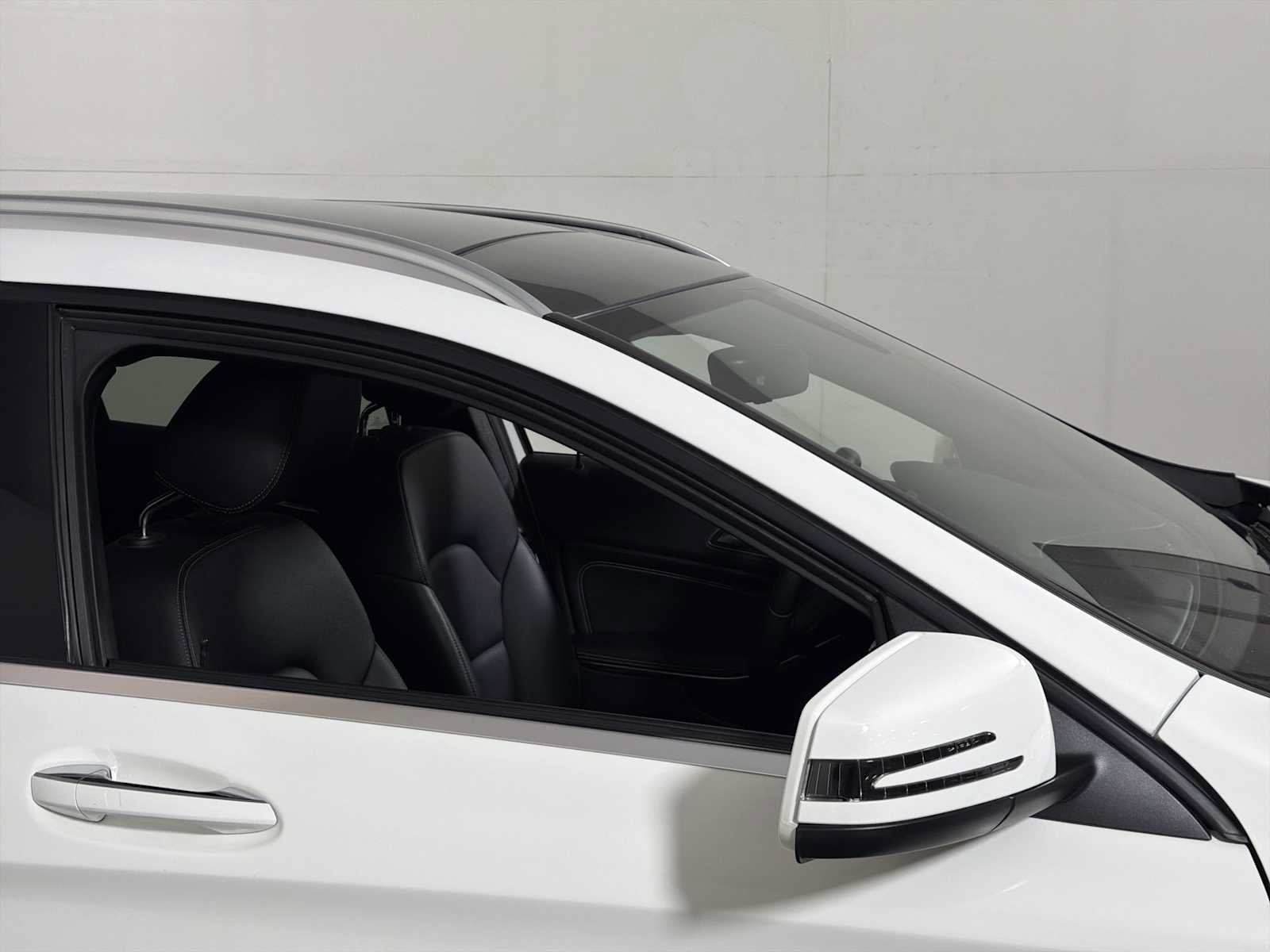 Used 2020 Mercedes-Benz GLA 250 4MATIC image 31