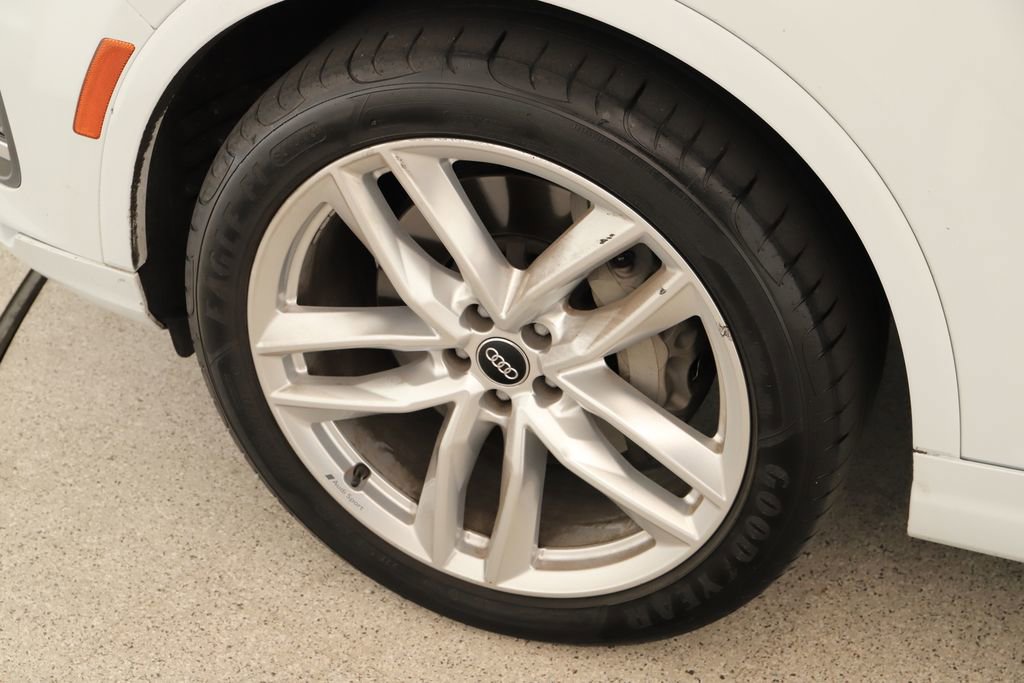 Used 2018 Audi Q7 3.0T Prestige AWD/4WD image 35