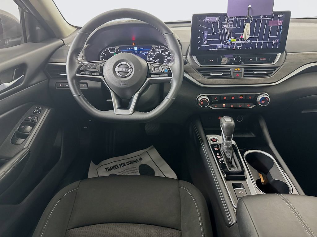 Used 2024 Nissan Altima 2.5 SV w/ SV Premium Package FWD image 27
