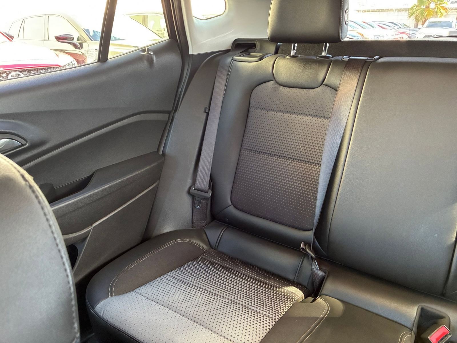 Used 2025 Chevrolet Trax LT image 38