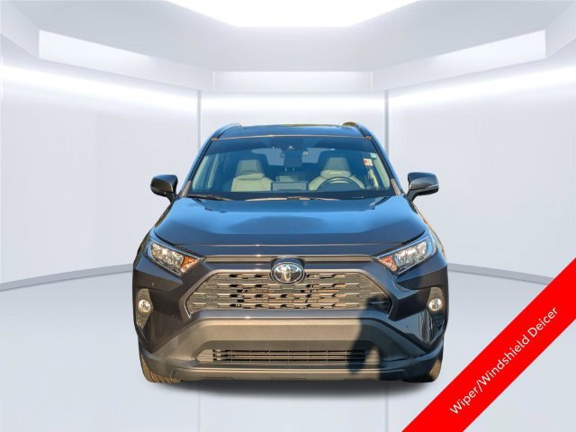 Used 2019 Toyota RAV4 XLE Premium w/ Cold Weather Package FWD image 9