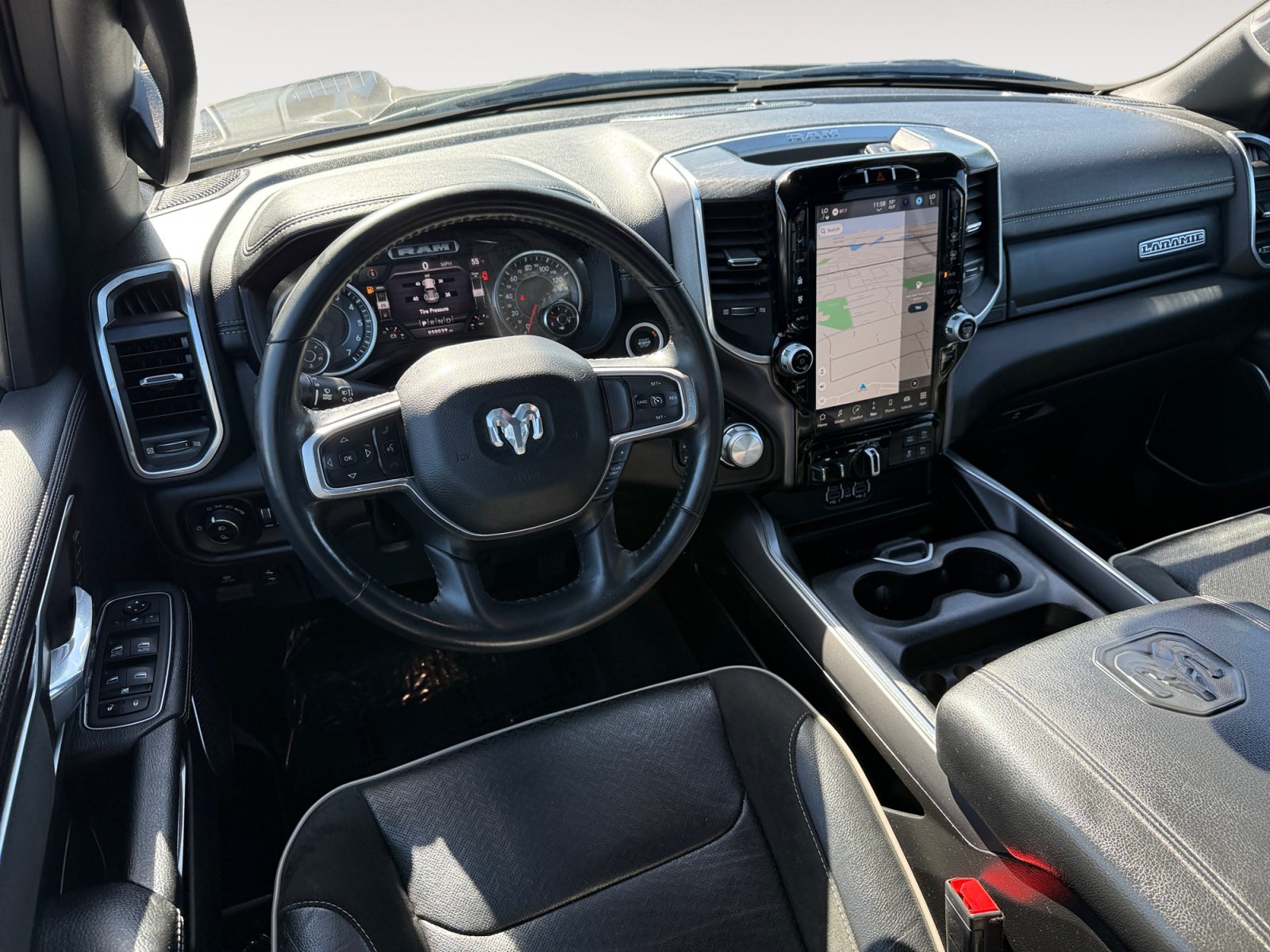 Used 2023 RAM 1500 Laramie AWD/4WD image 15