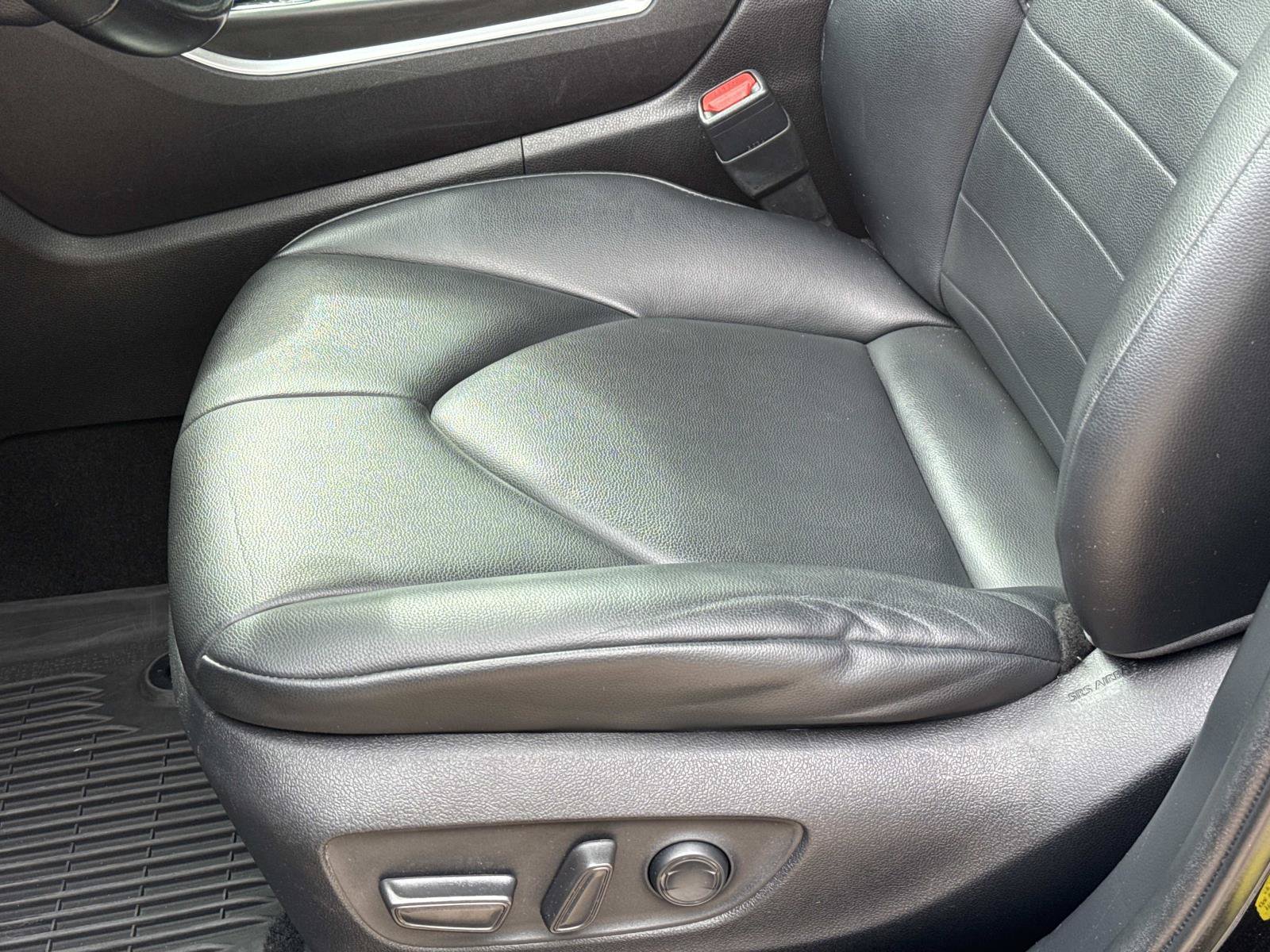 Used 2021 Toyota Highlander XLE AWD/4WD image 13