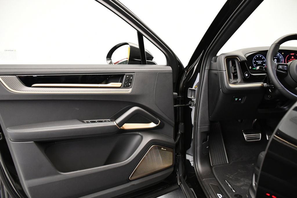New 2026 Porsche Cayenne Turbo GT AWD/4WD image 34