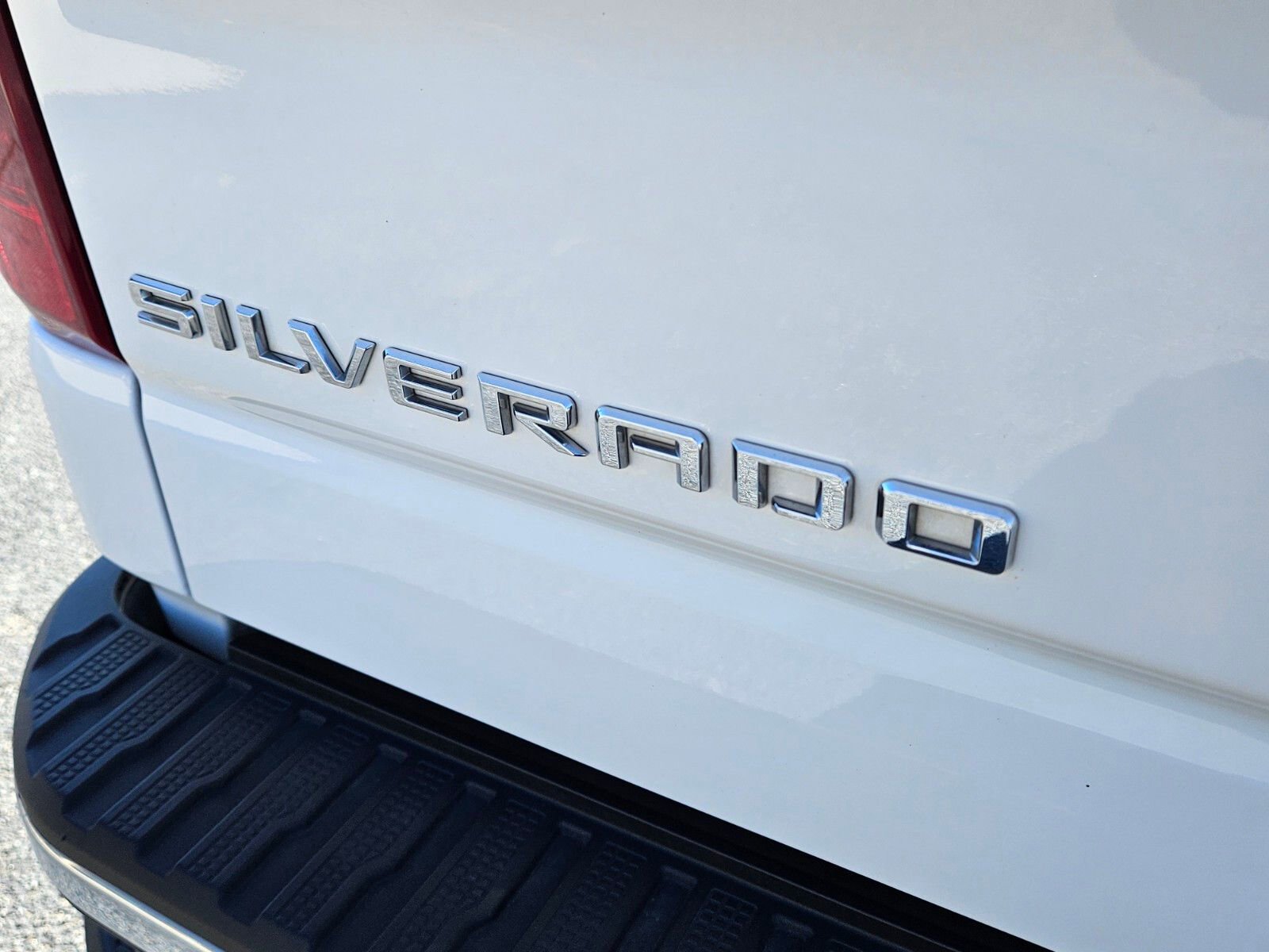 Used 2025 Chevrolet Silverado 1500 LT image 10