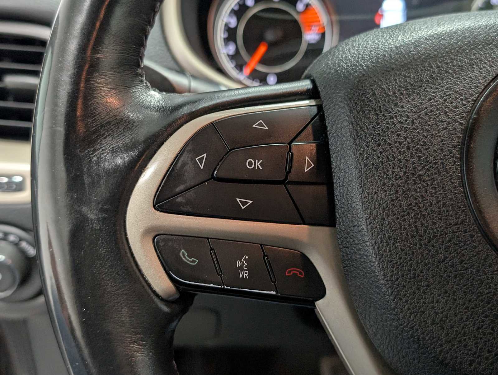 Used 2017 Jeep Cherokee Limited AWD/4WD image 35