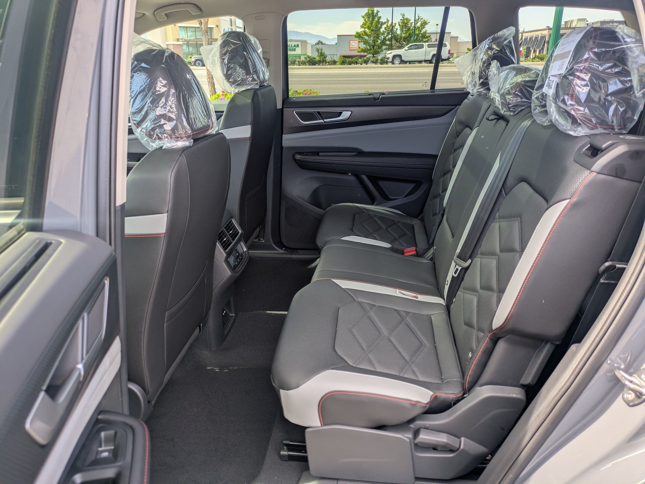 New 2026 Volkswagen Atlas Peak Edition AWD/4WD image 16