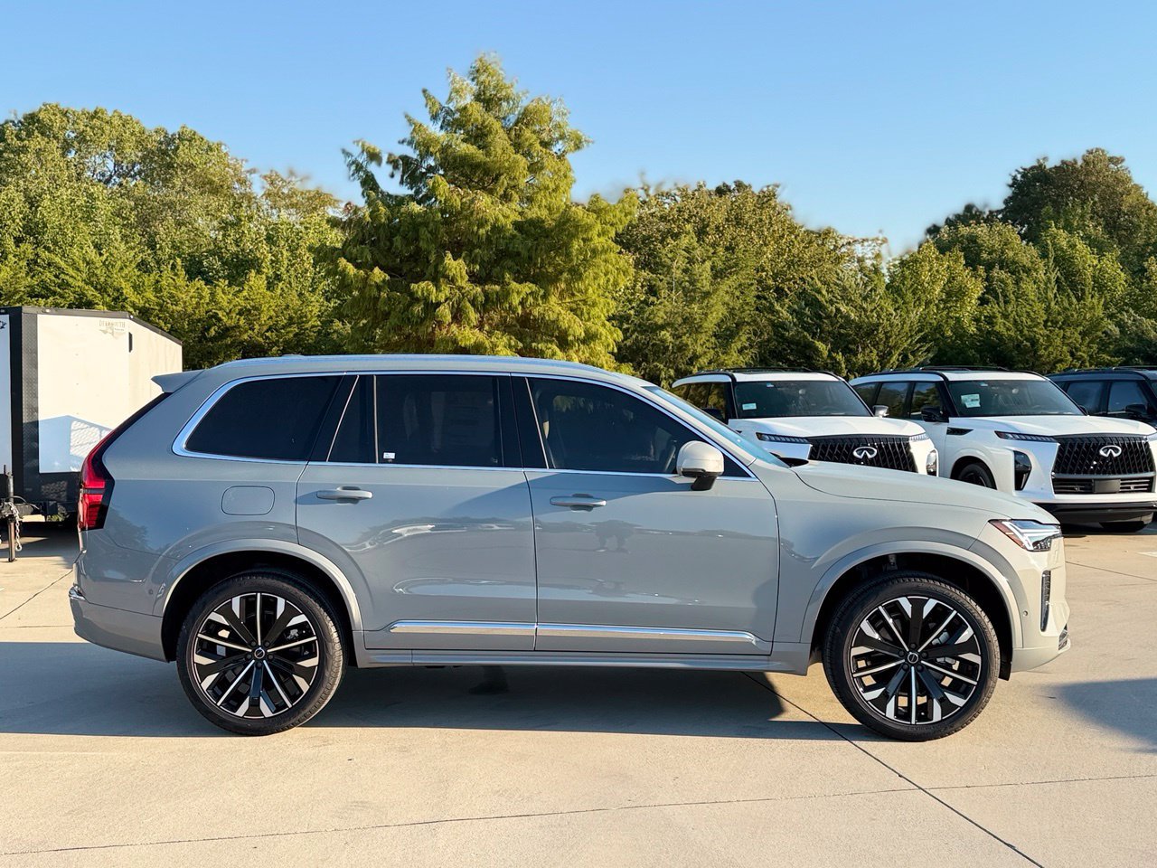 New 2026 Volvo XC90 B6 Plus w/ Protection Package Premier AWD/4WD image 4