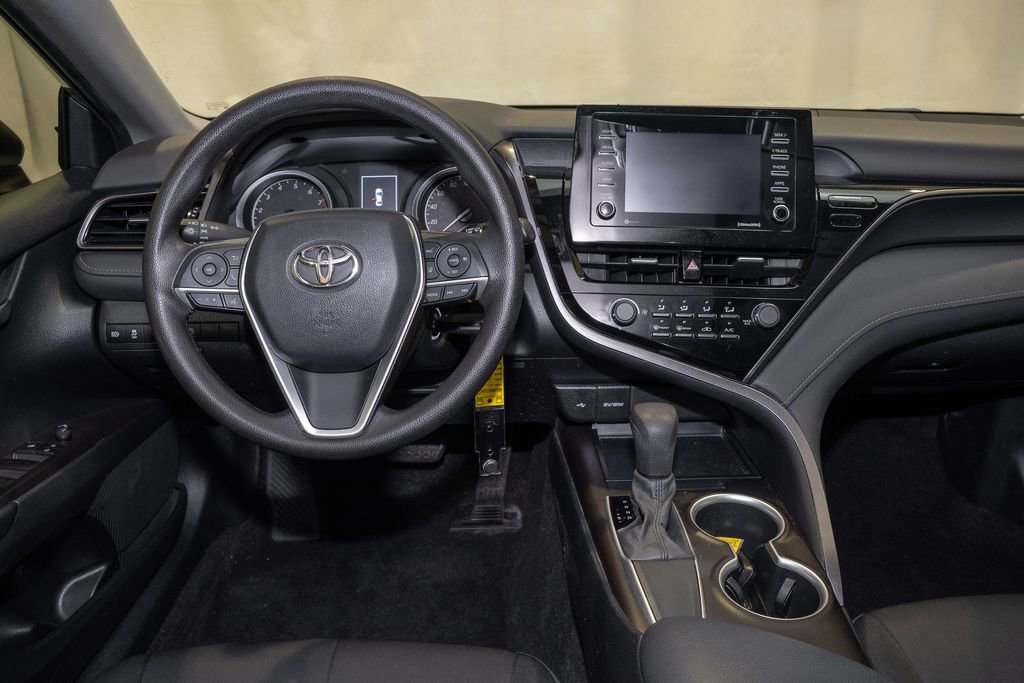 Used 2021 Toyota Camry LE image 2