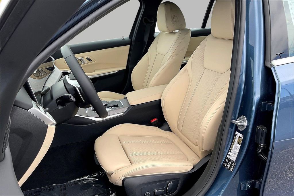 New 2026 BMW 330i xDrive Sedan w/ Premium Package AWD/4WD image 21
