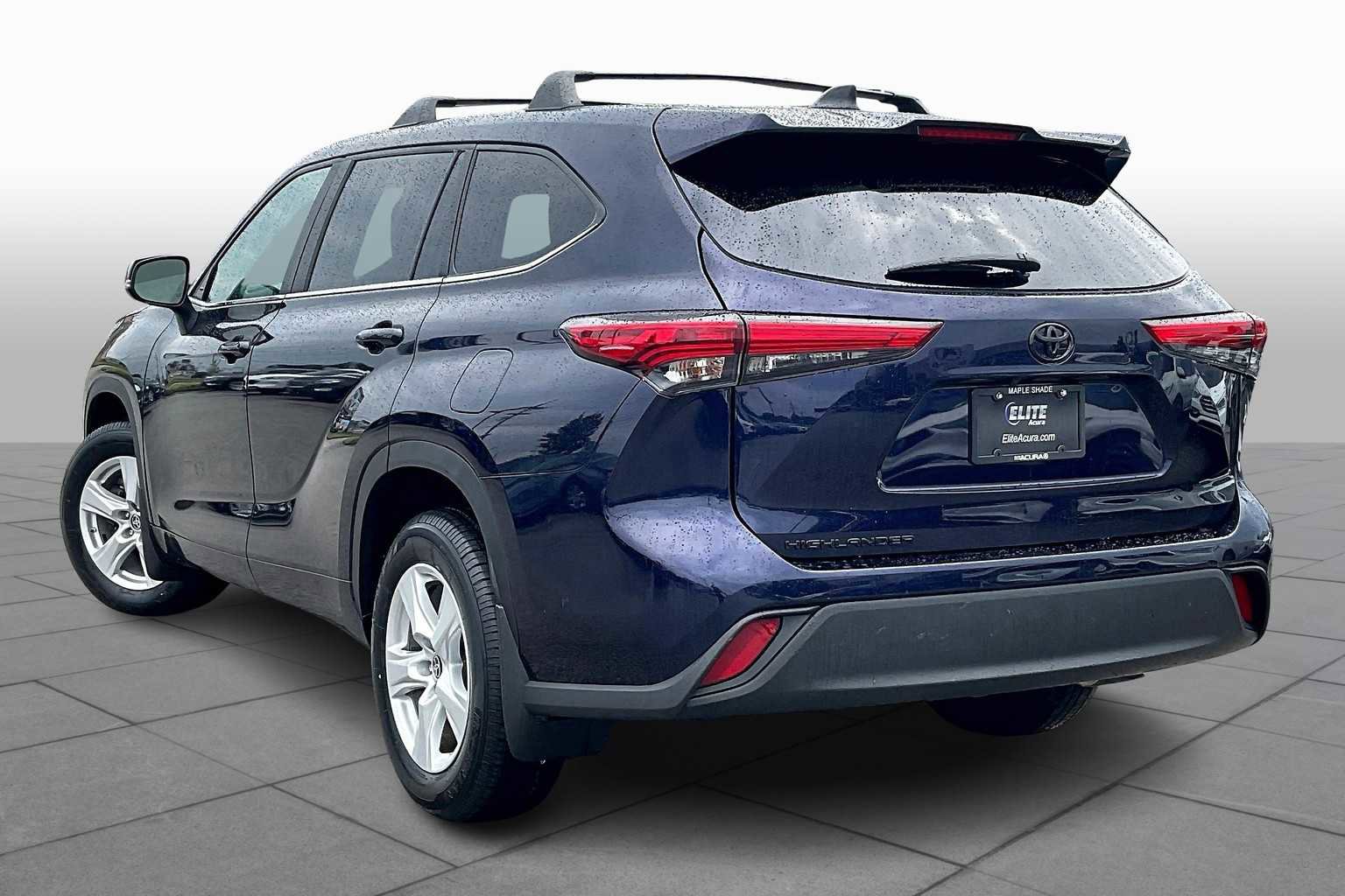 Used 2023 Toyota Highlander L image 11