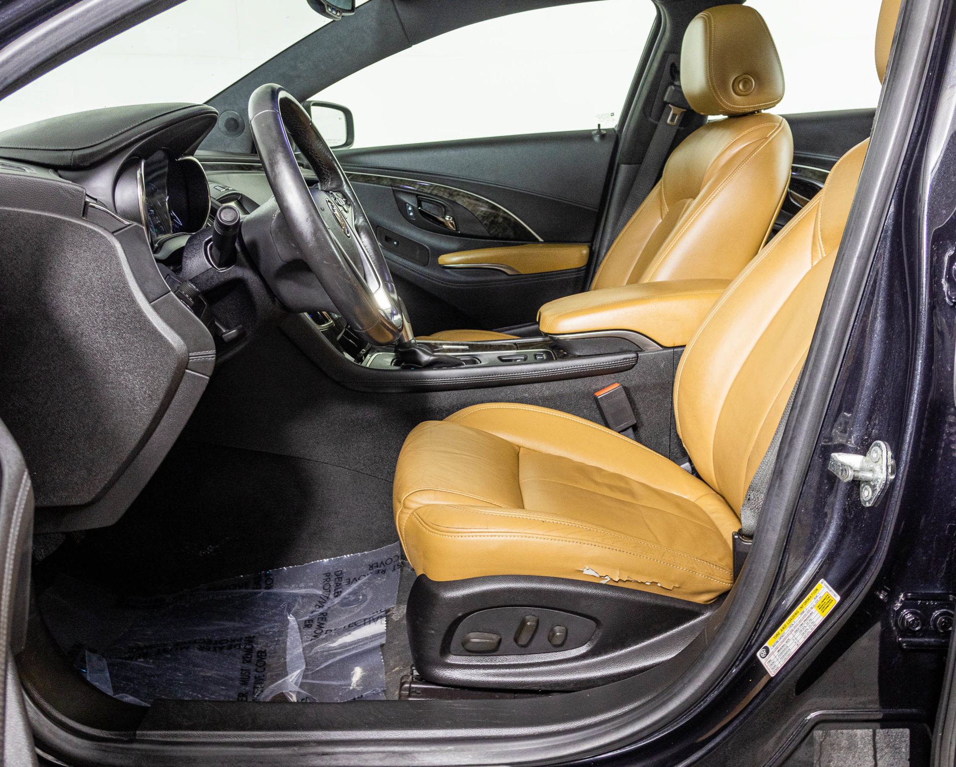 Used 2015 Buick LaCrosse Leather FWD image 25